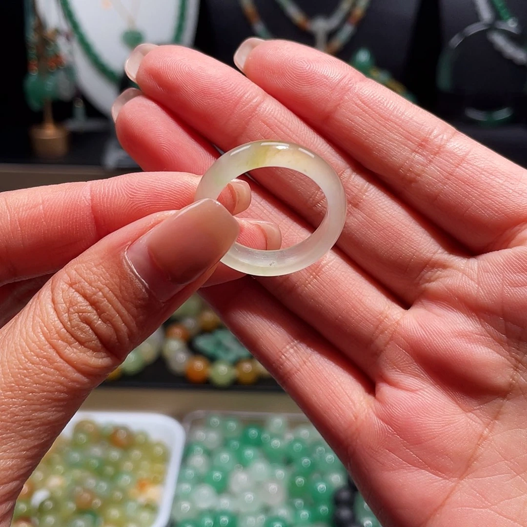 石英质玉未镶嵌戒指