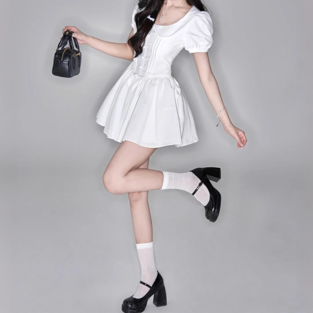 青梅果 清纯少女甜美白色法式温柔淑女娃娃领收腰连衣裙-3