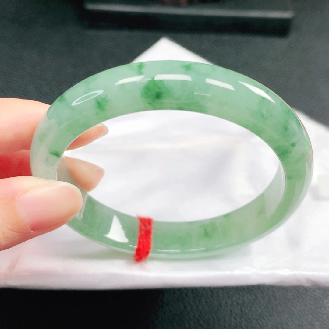 翡翠未镶嵌手镯57圈