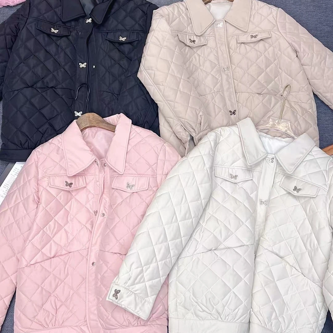 LL琳大码小香风服精致胸针扣菱形格短款棉服设计感衬衫领外套5908