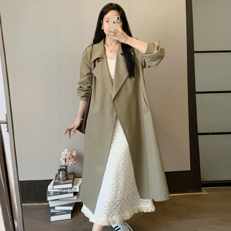 【伦敦街拍】蛋妹观与大码女装胖mm秋季显瘦遮肉长款风衣DM21758