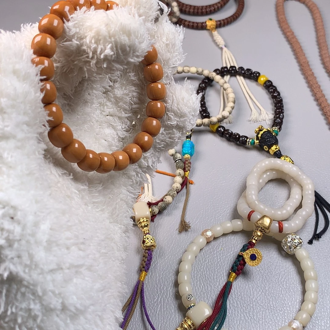 猴头核桃吊坠。。。。。。。。。