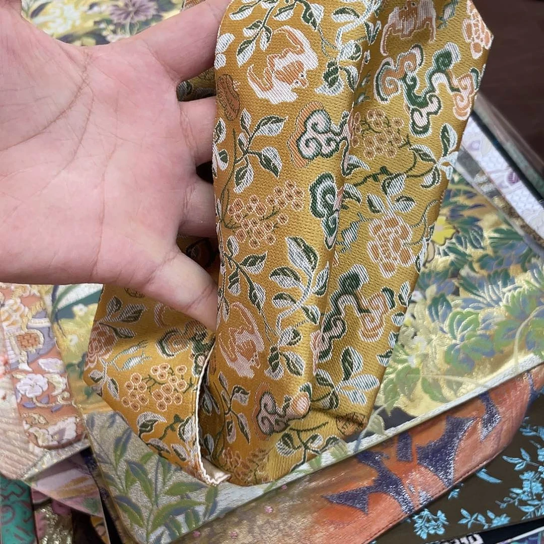 搪瓷杯子里还有好多东西