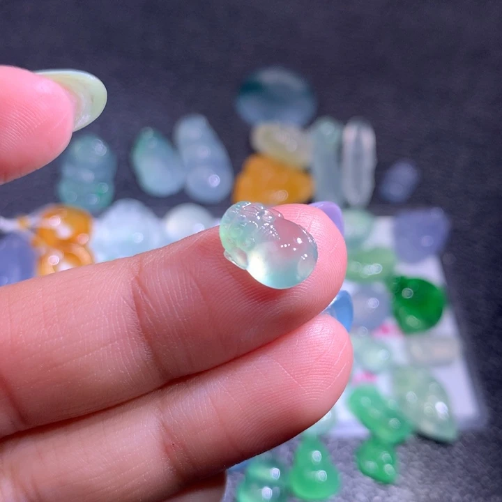 翡翠颈饰未镶嵌翡翠