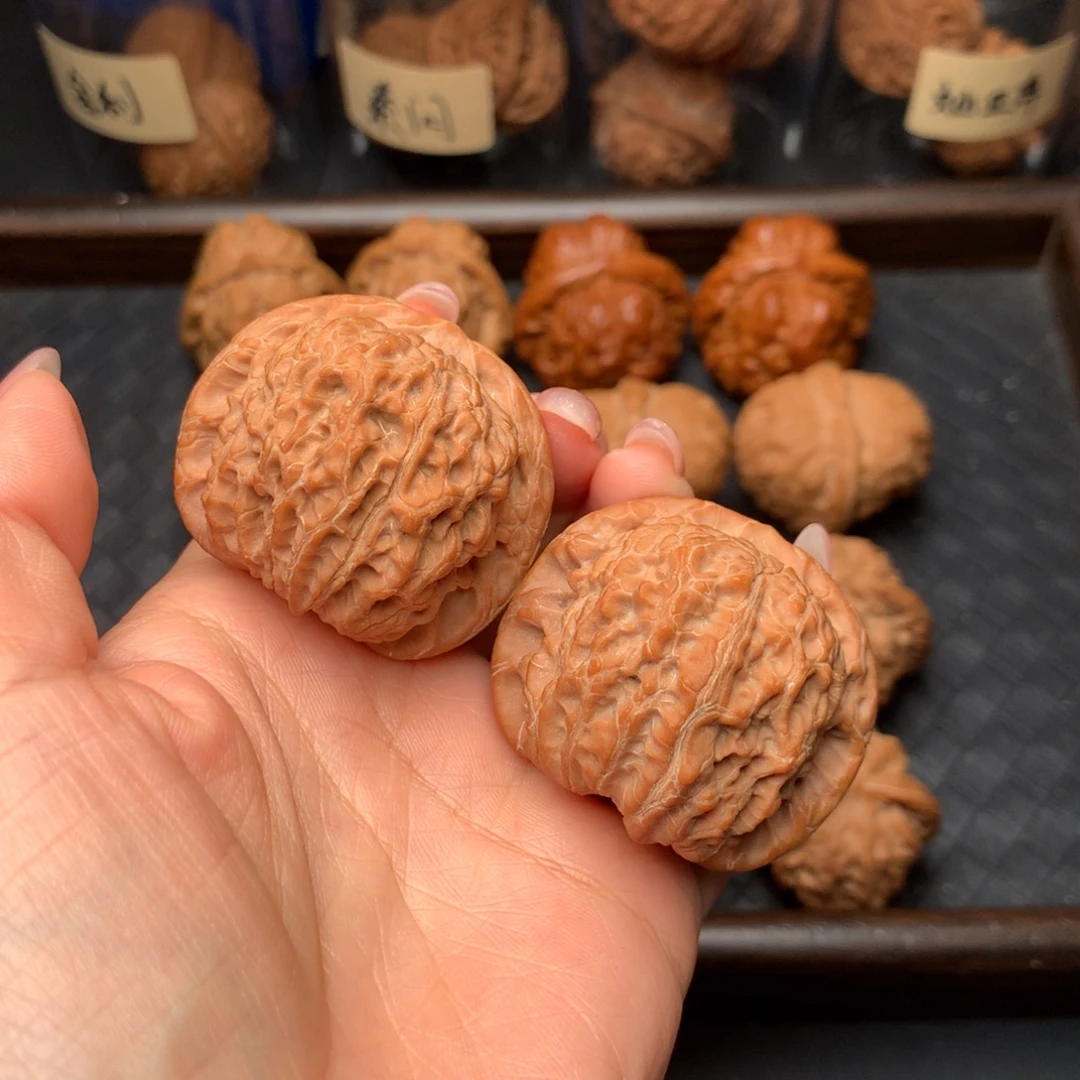 文玩核桃吊坠43血麒麟