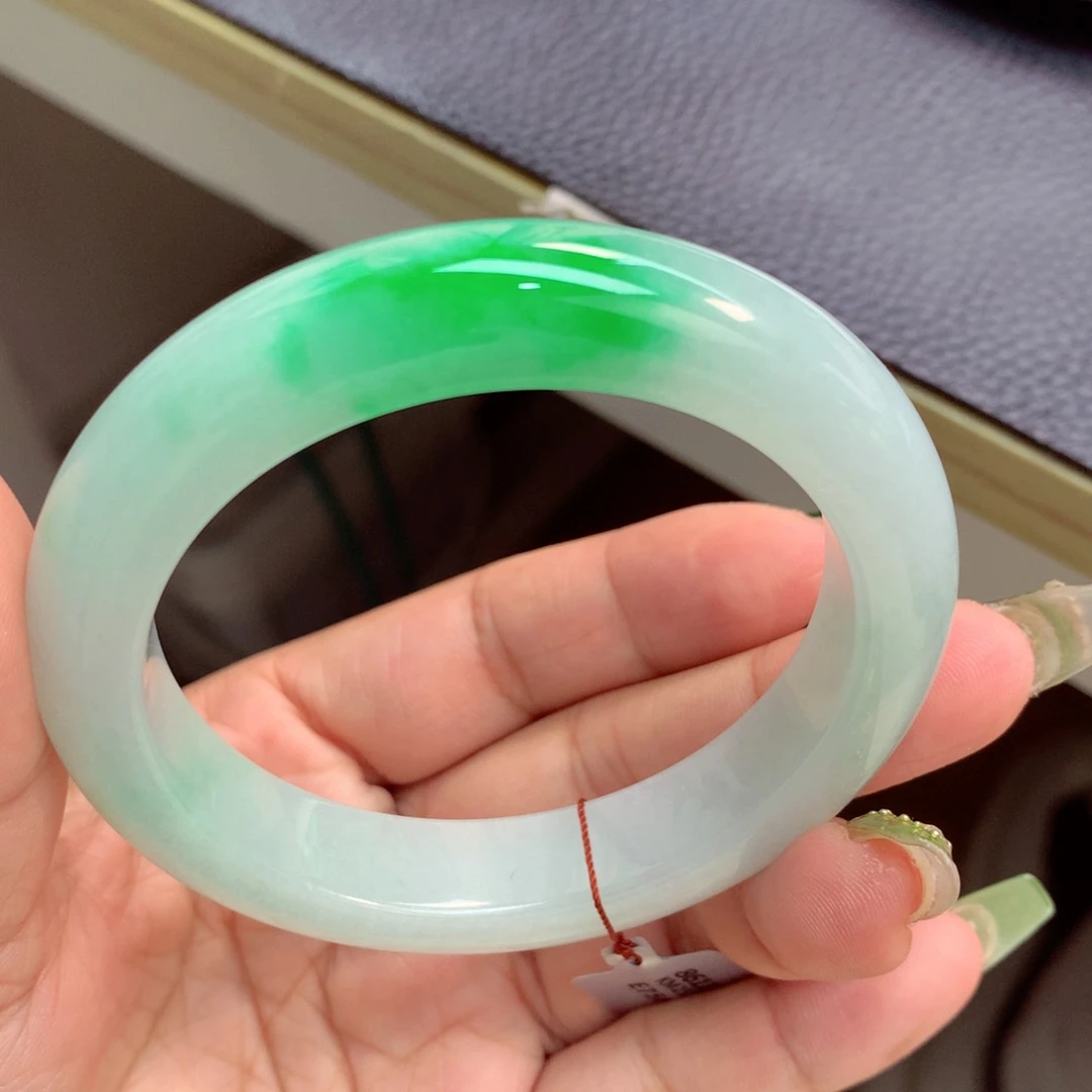 未镶嵌手镯翡翠缅甸