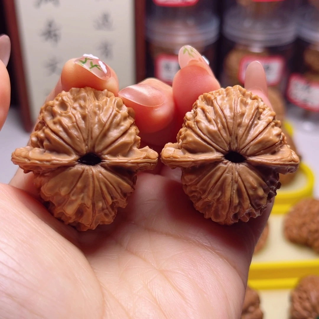 文玩核桃吊坠野生小众荷叶底