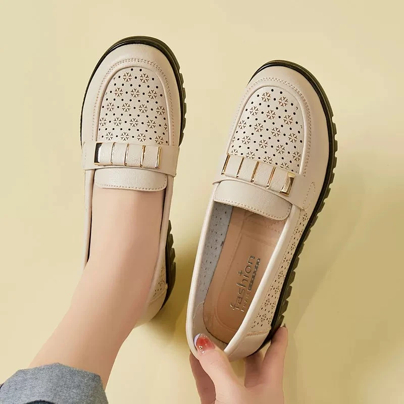 【工厂直营】软皮软底妈妈鞋单鞋夏季中老年人单鞋防滑洞洞款女鞋