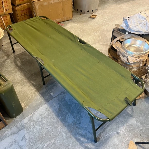 正品绿色行军床折叠床全新库存1990