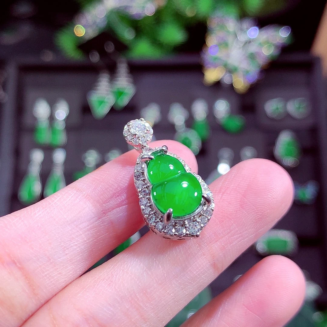 颈饰未镶嵌翡翠天然