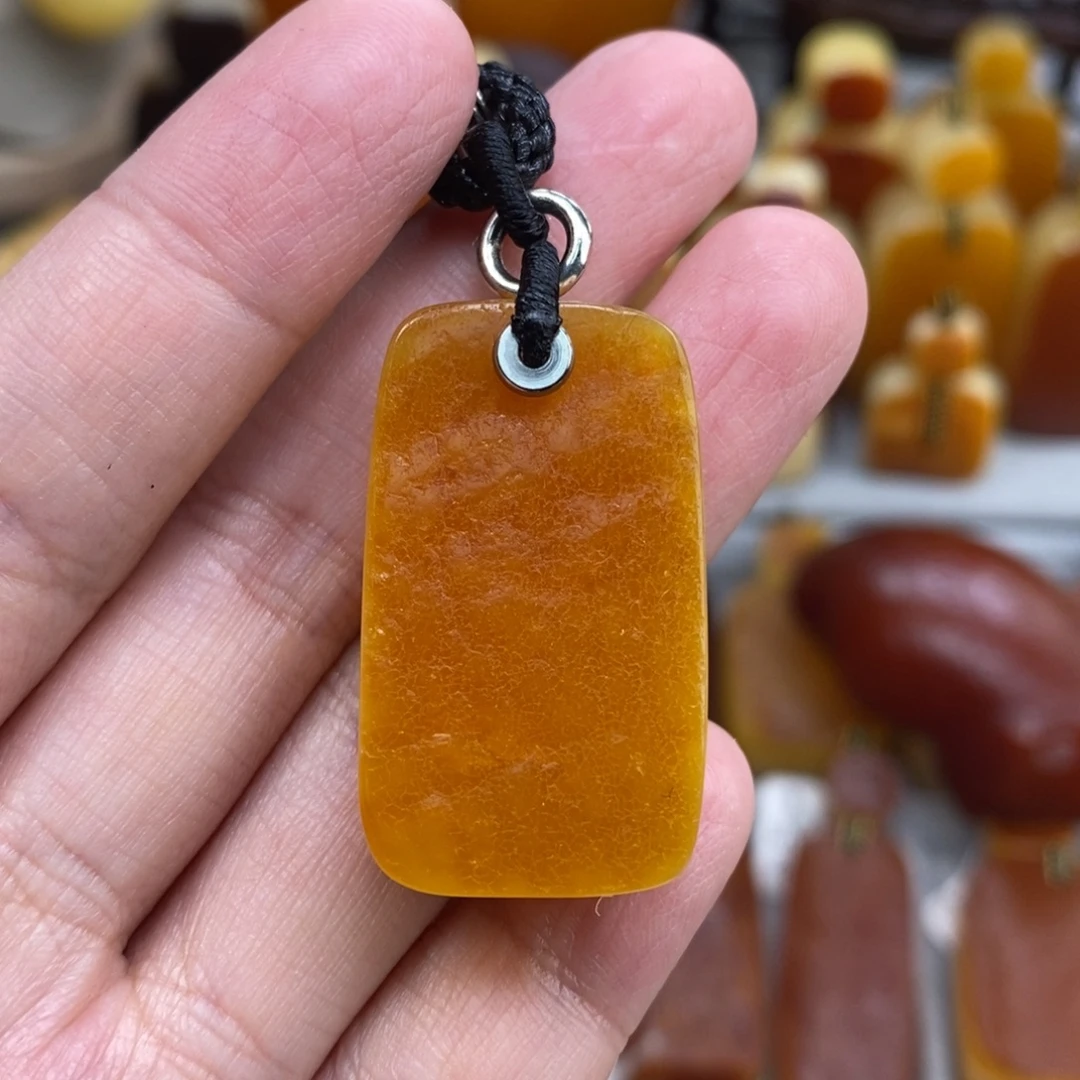 蜜蜡未镶嵌珠宝奇石