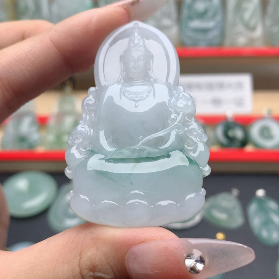 翡翠足银镶嵌颈饰素衣观音