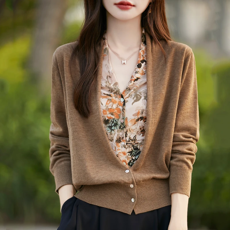 设计感时尚V领羊毛针织开衫女薄款拼接洋气外套宽松减龄上衣小衫