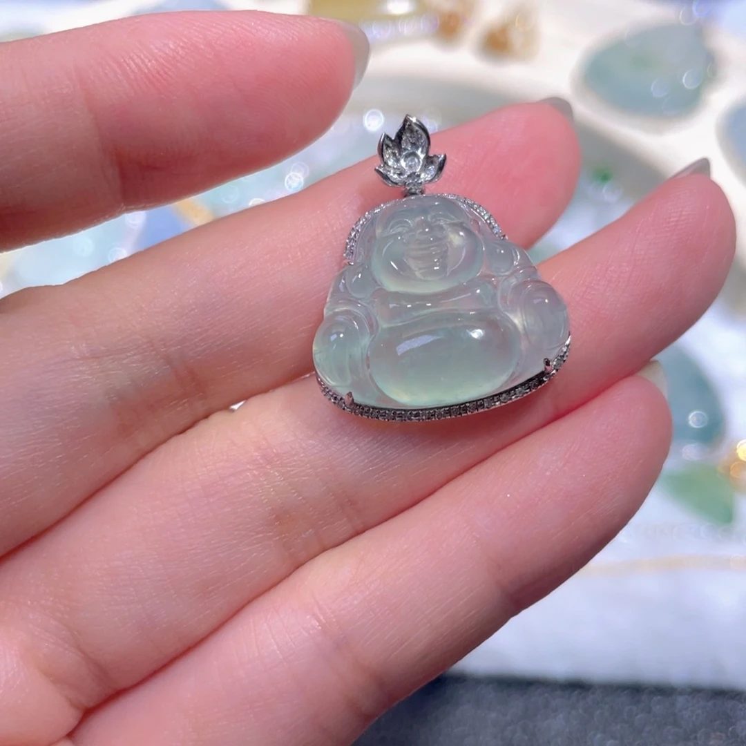 翡翠18K金镶嵌颈饰翡翠