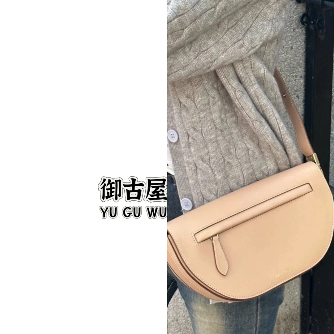 95新 BURBERRY/博柏利 御古屋/56912/铆钉半月单肩包