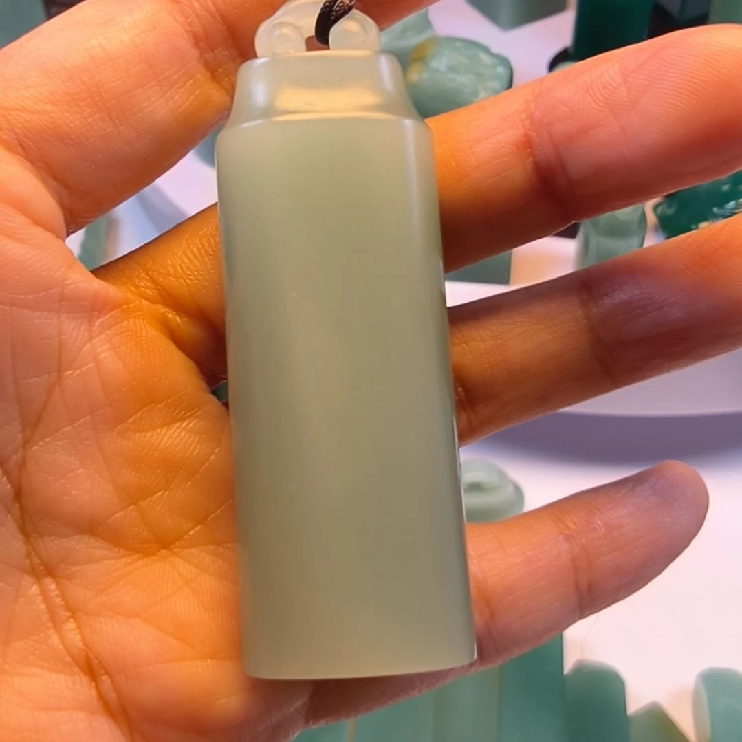 寿山石印石梅子青如意钮