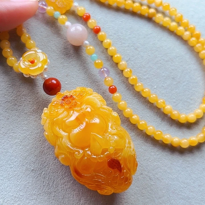 蜜蜡未镶嵌颈饰美人鱼