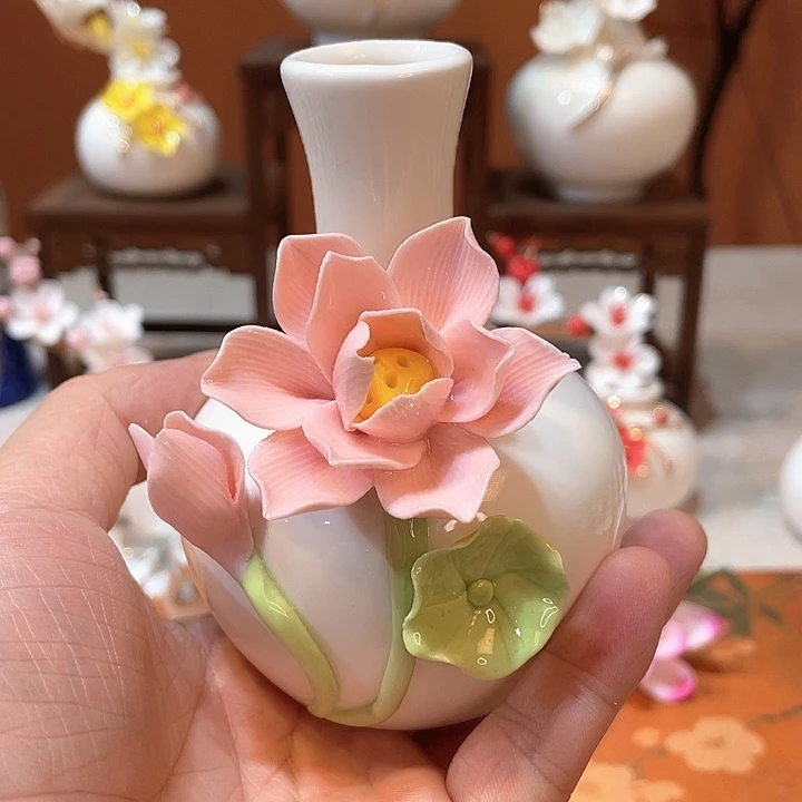 手工陶瓷精致摆件