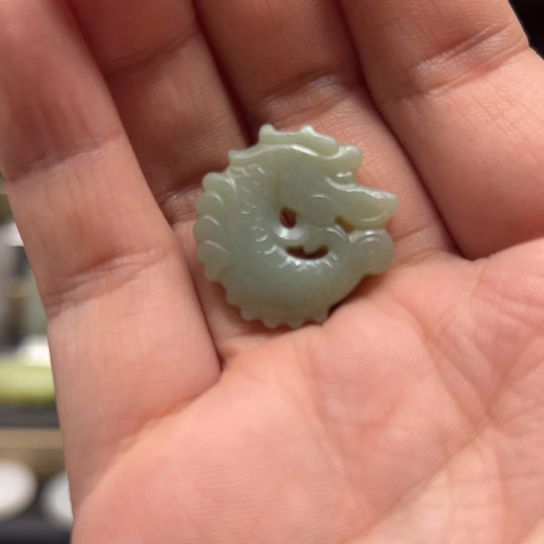 自***人和田玉未镶嵌挂件