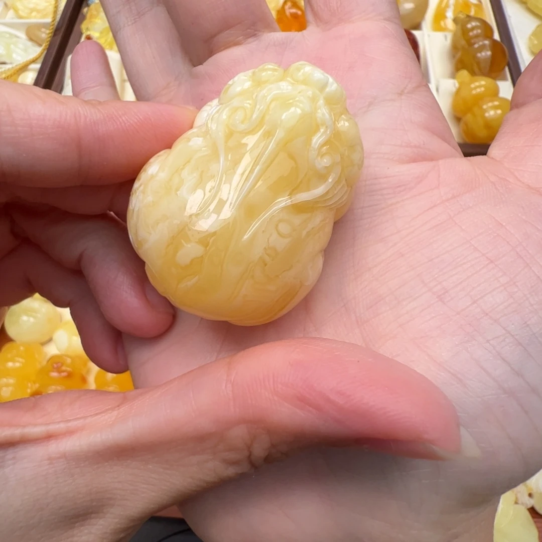 晶***酱未镶嵌琥珀裸石蜜蜡