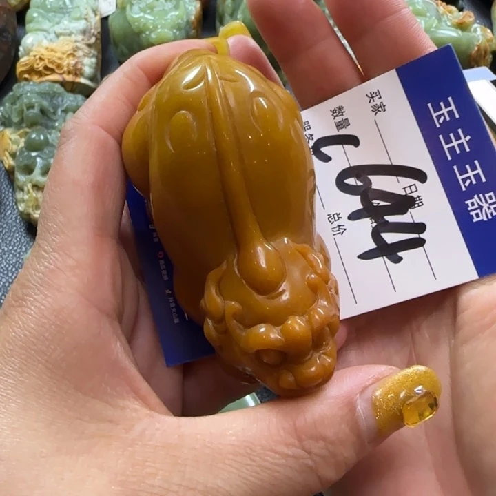 透闪石质玉未镶嵌把件好**了