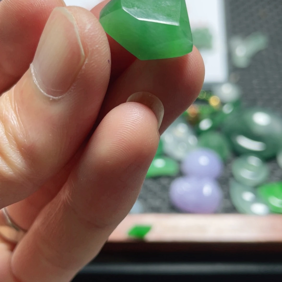 定制翡翠未镶嵌翡翠