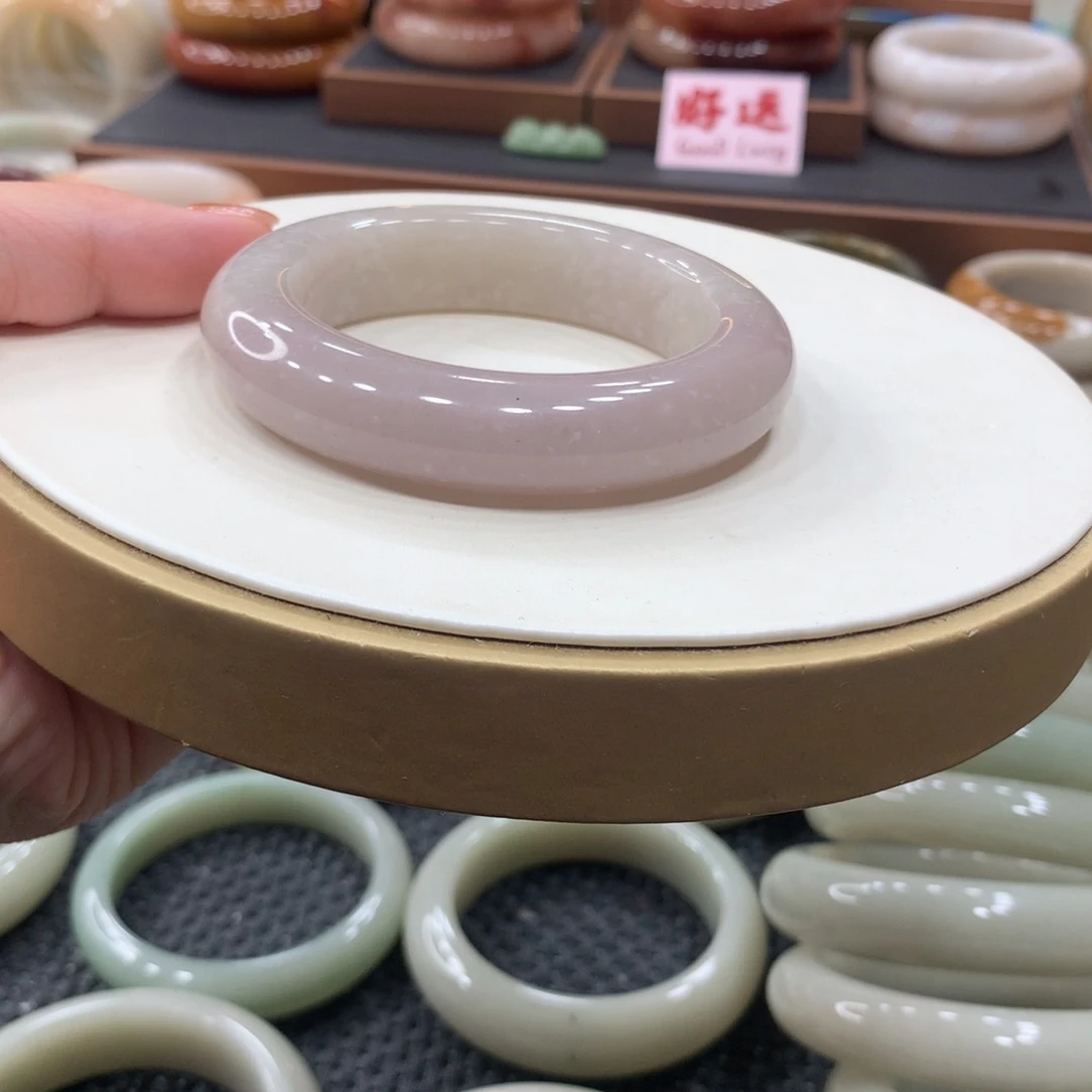 石英岩玉钛钢手镯