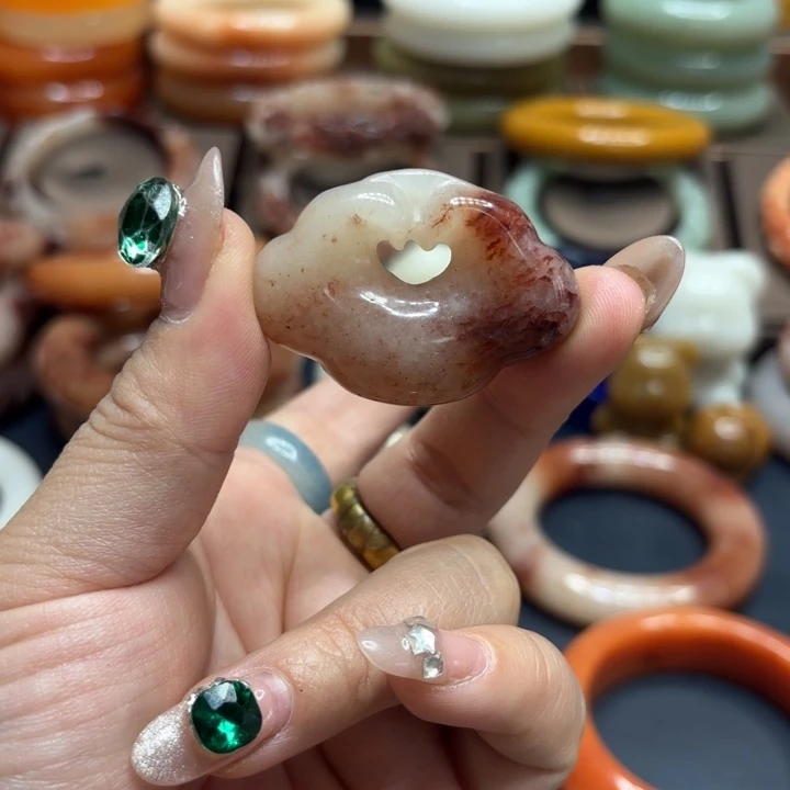 石英岩玉合金颈饰