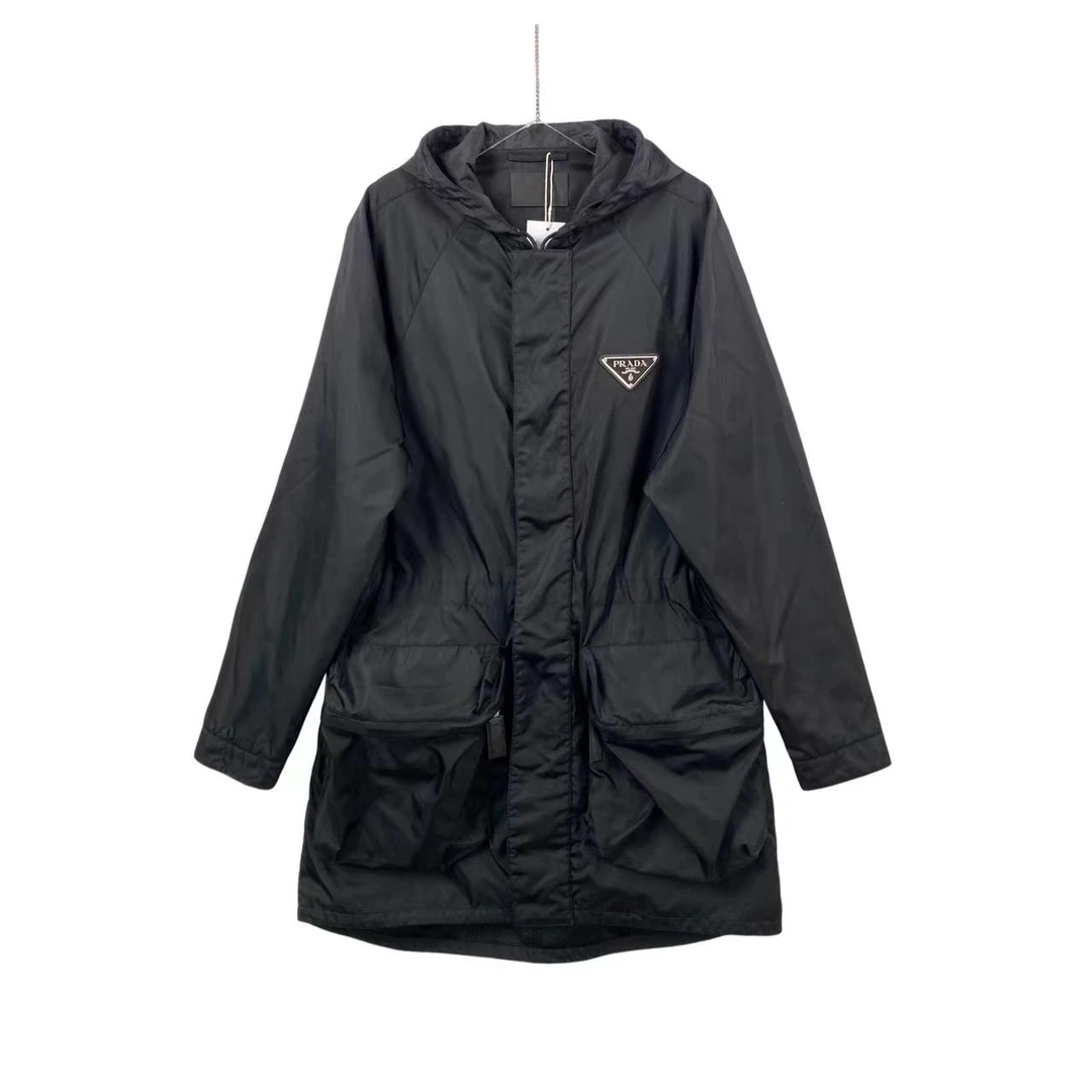 99新 Prada/普拉达  bb1142 黑色大三角标冲锋衣 l码 98新