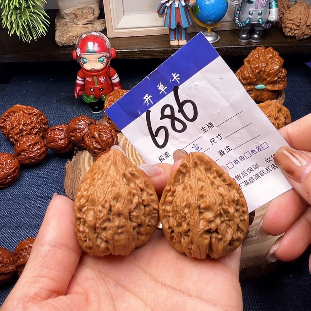 文玩核桃吊坠坐佛