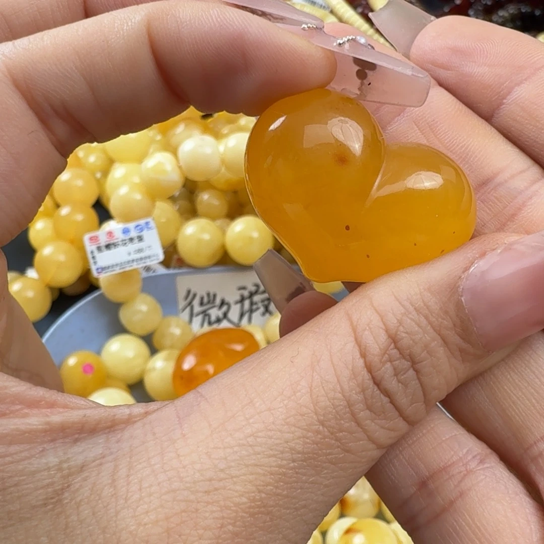 琥珀未镶嵌珠宝奇石