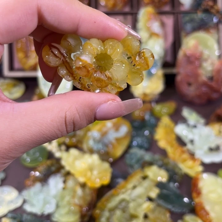 未镶嵌蛇纹石玉颈饰