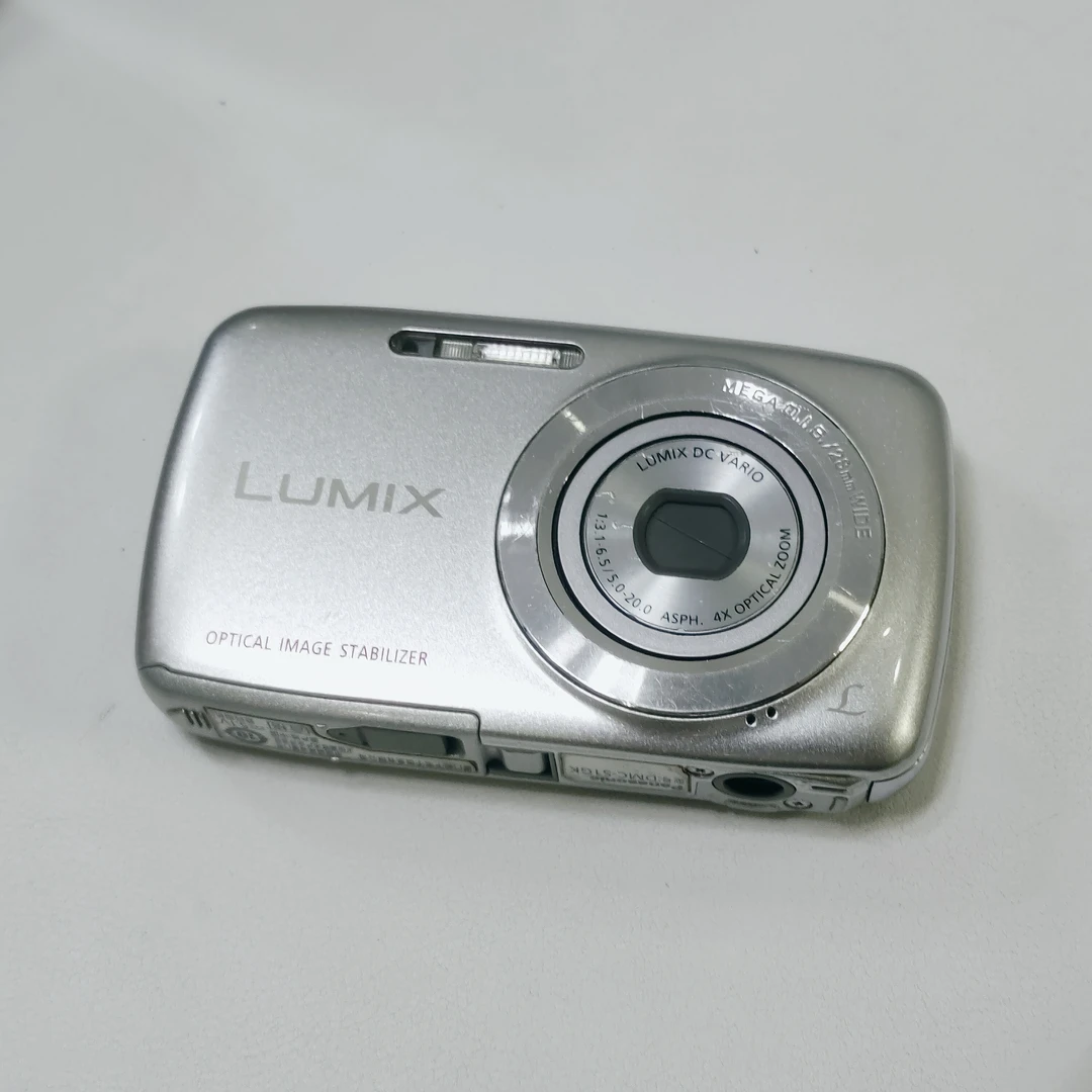 9新 Panasonic/松下 s1中文/1210万像素4倍光学变焦冷白皮出片
