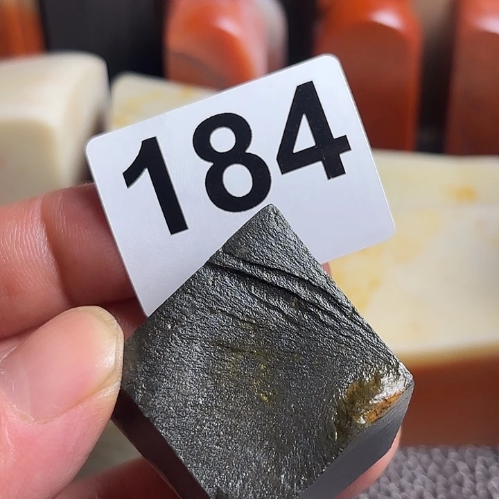 敏***示老挝石精美昌化石