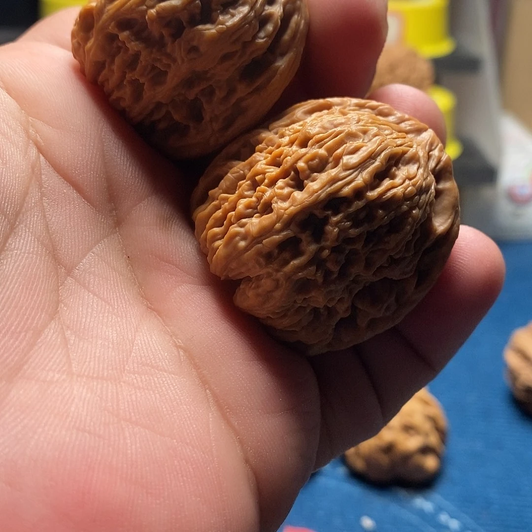 文玩核桃吊坠王*王全品涿鹿老树南疆石