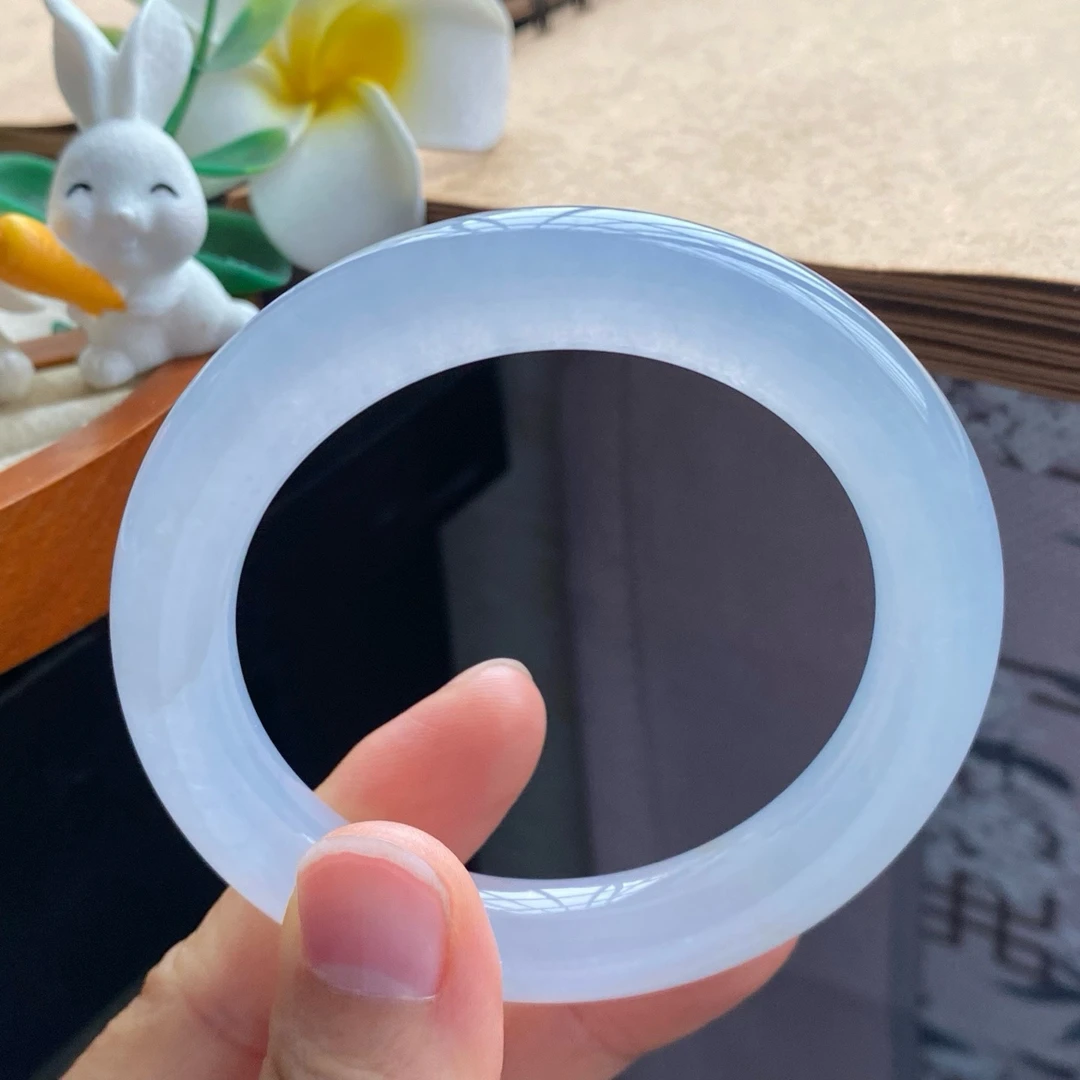 202盘》冰果冻圆条179号53.9-10.6-10.4 它的素是近乎无翡翠手镯