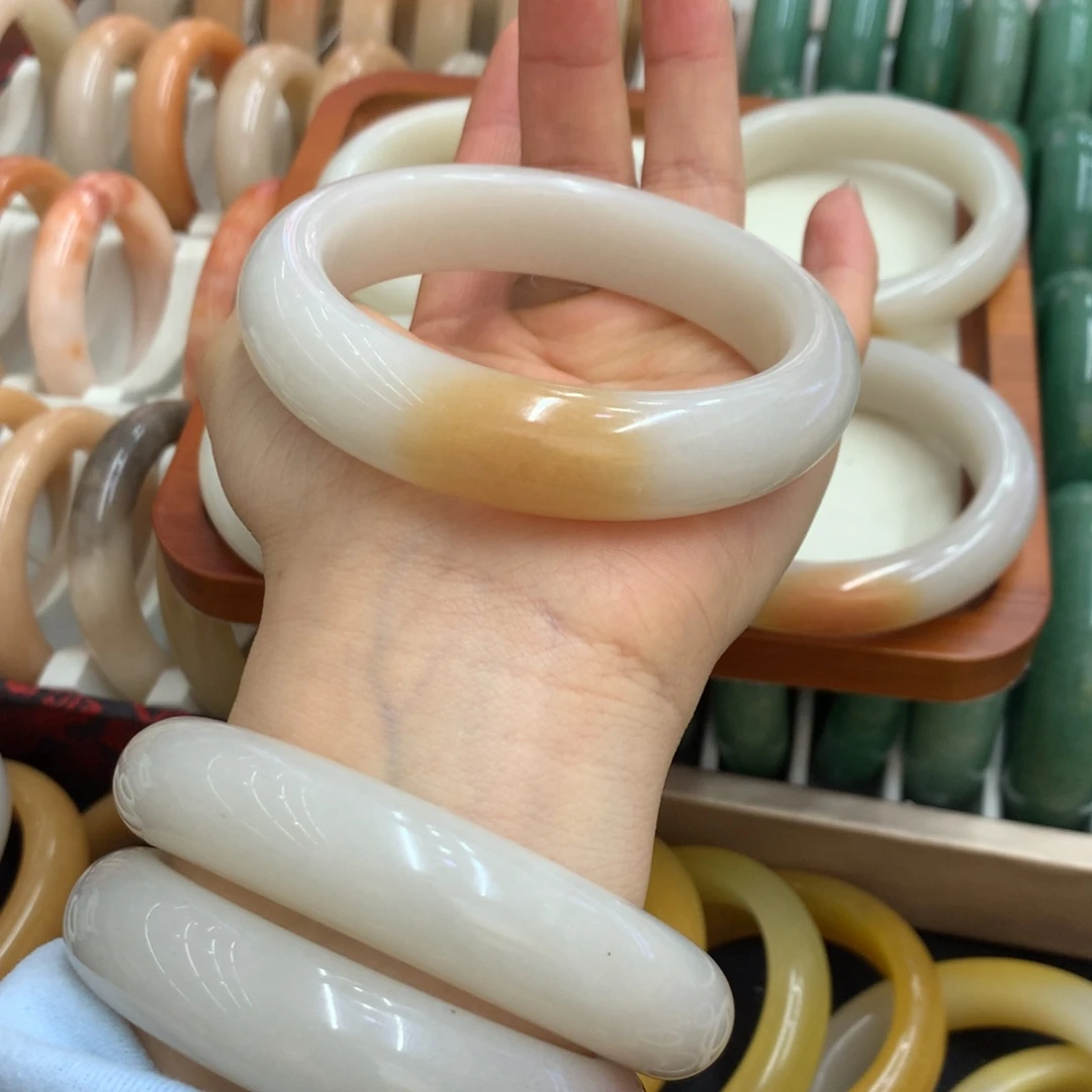 花***语石英质玉未镶嵌手镯