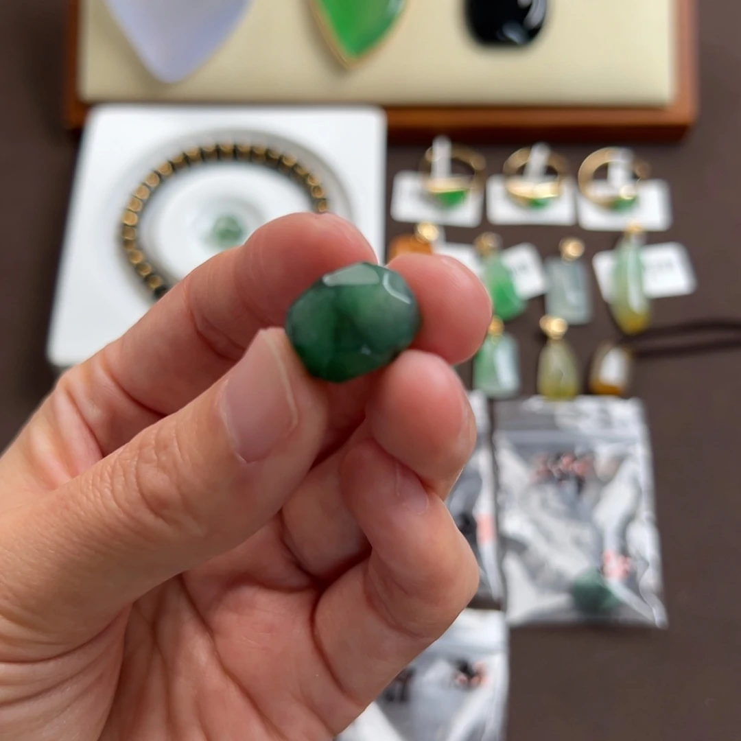 翡翠散珠饺**3朝阳翠语 翡翠珠子