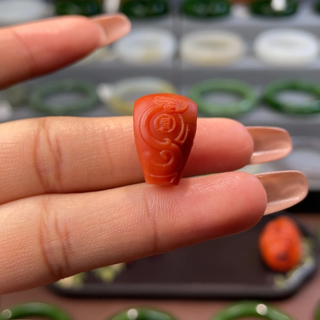 南红玛瑙未镶嵌颈饰