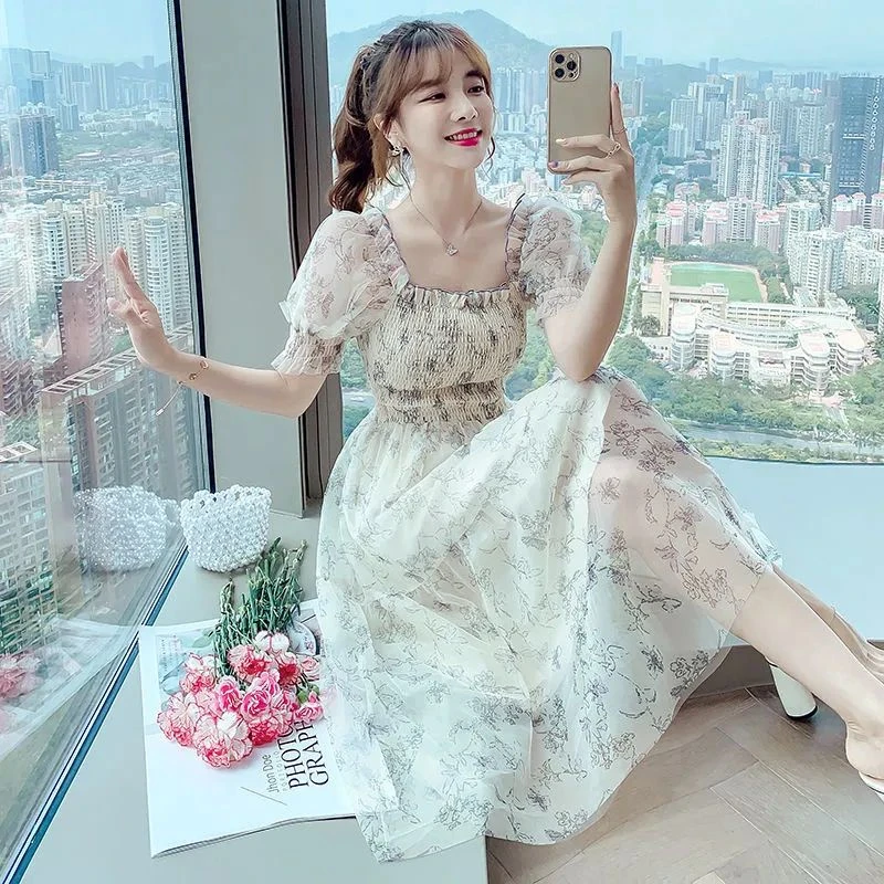 2025年夏季新款法式水墨画泡泡袖收腰显瘦气质淑女碎花连衣裙女装