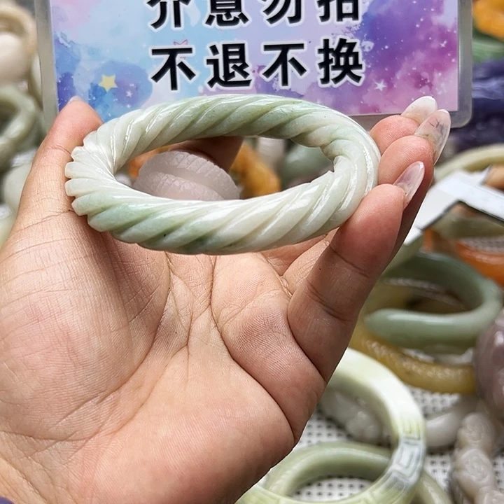 未镶嵌手镯石英岩玉馨*