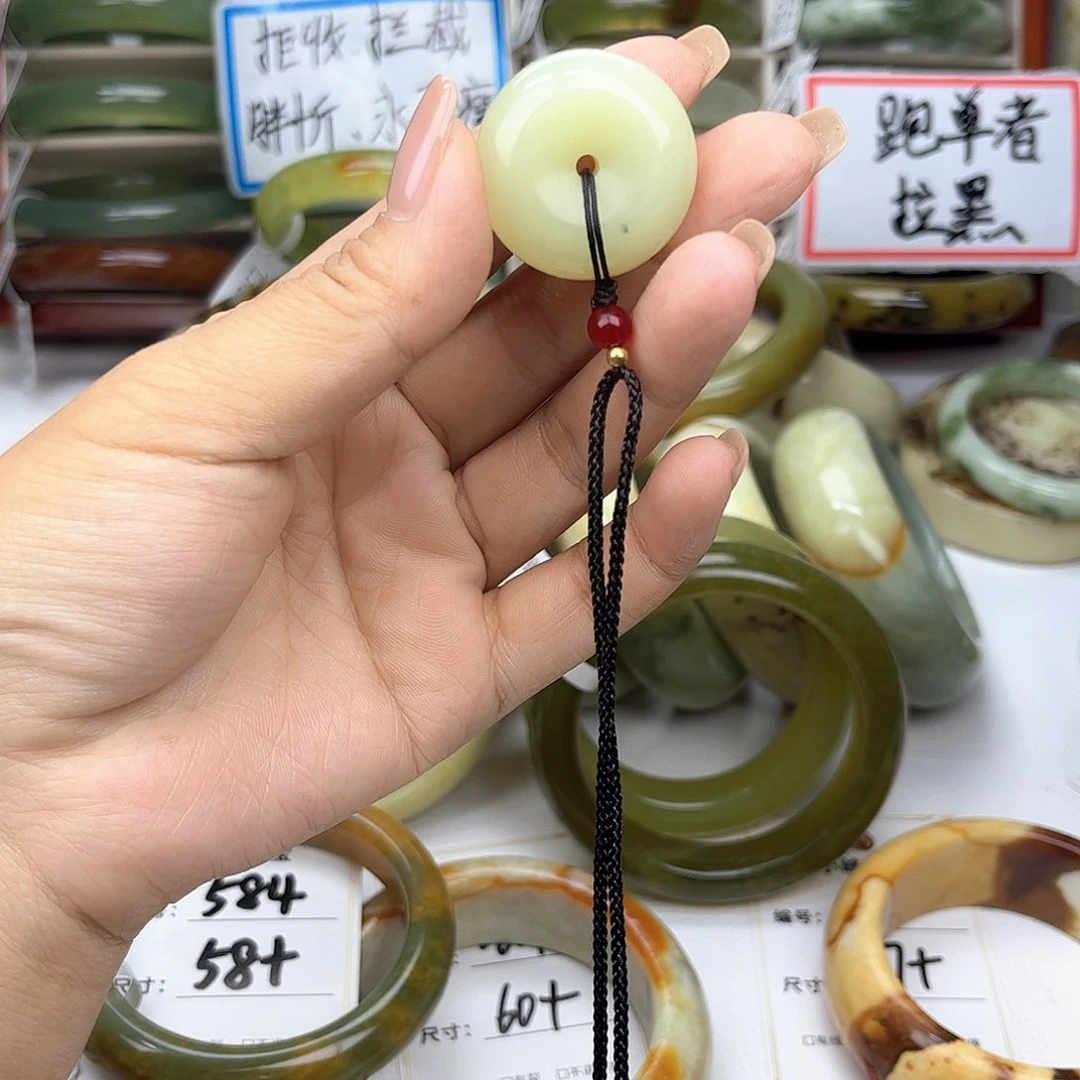 蛇纹石玉未镶嵌手镯兮***子