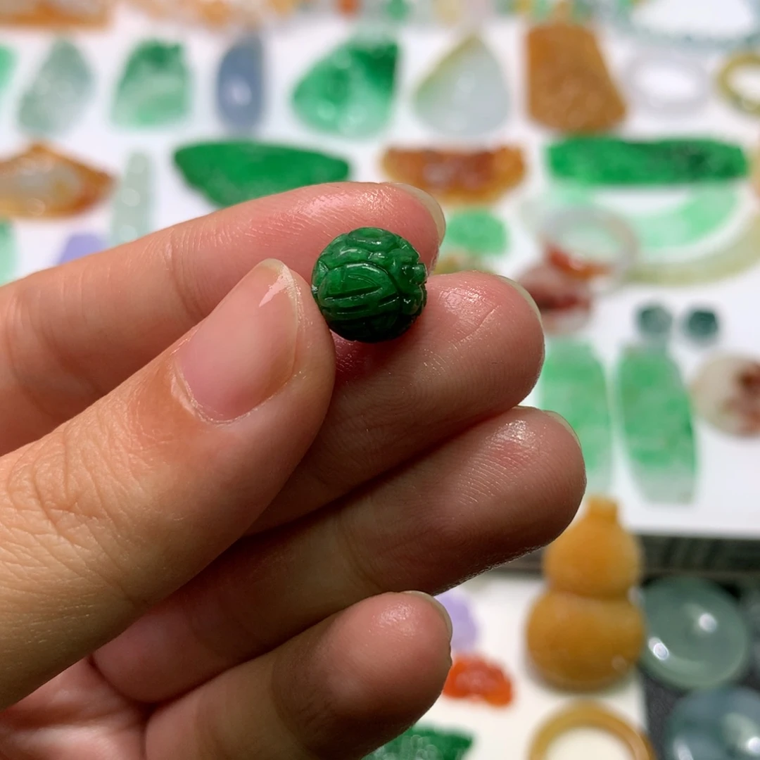 未镶嵌定制翡翠华*子珠子
