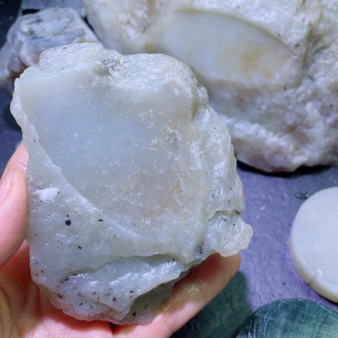 和田玉未镶嵌珠宝半成品