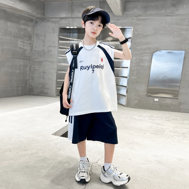夏季薄款男童休闲风帅气无袖套装中大童2025新款纯韩版洋气套装