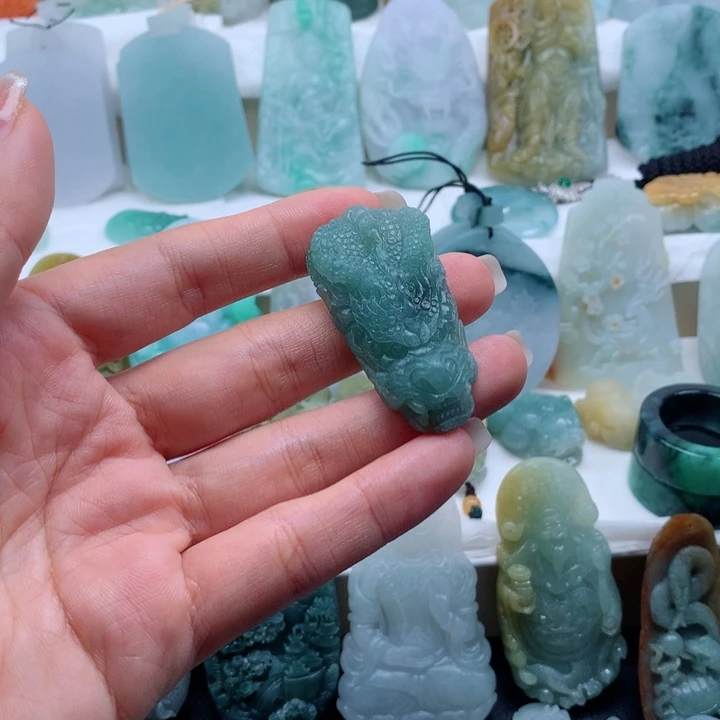 定制翡翠未镶嵌龙头