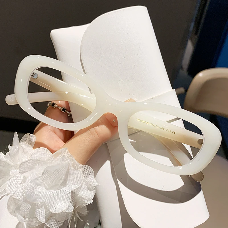 网红粗边小框近视眼镜框女可配度数高级感显瘦凹造型白色眼睛框架