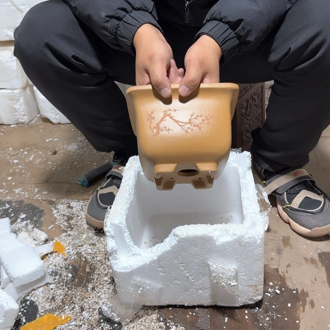 紫砂花盆瑕疵和瑕疵的