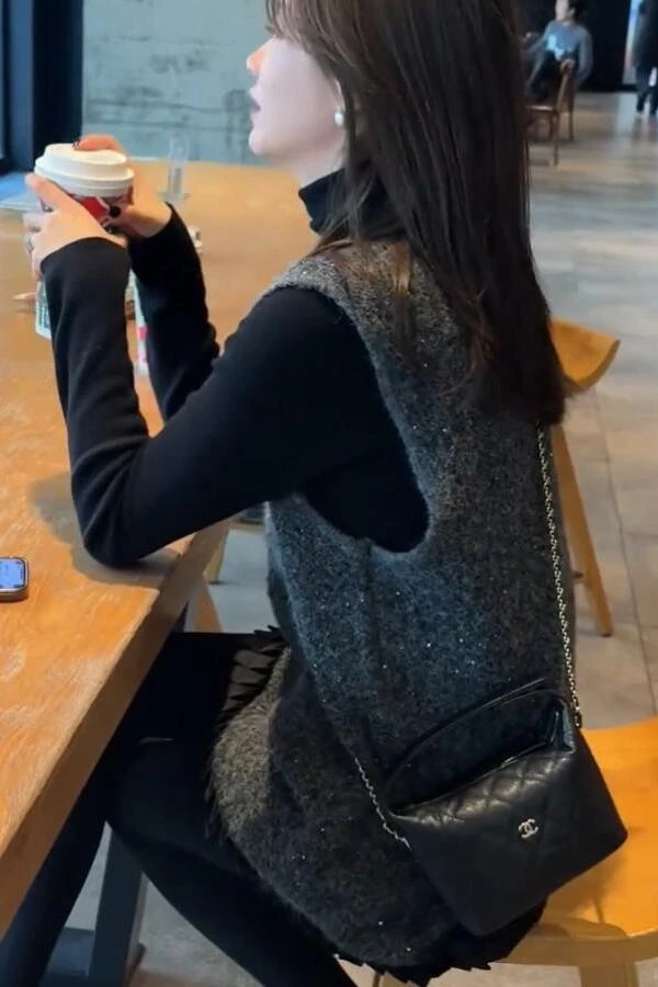 法式气质连衣裙女2025秋冬新款设计感小众高级感显瘦背心裙细闪潮