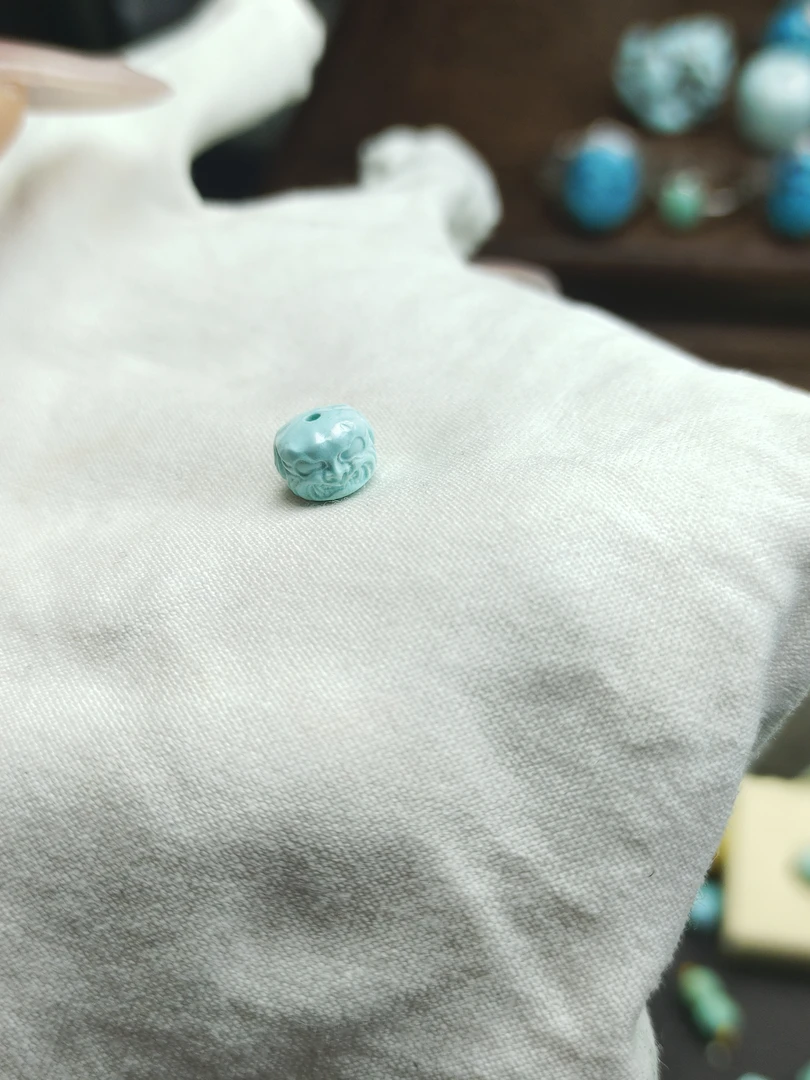 天然原矿绿松石雕刻